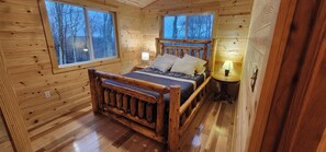 Työpöytä, silitysrauta/-lauta, ilmainen Wi-Fi, vuodevaatteet