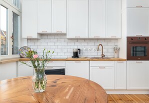 Fridge, oven, stovetop, dishwasher - Parkside & Museum Deluxe Apartment (Szczecin)