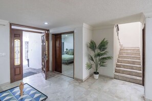 Interior - Family Home with Heated Pool (Guadalajara)