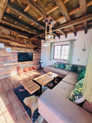 Living area - Casa vista hermosa (Camu)