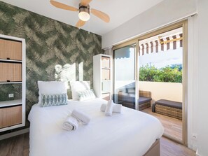 1 bedroom, iron/ironing board, WiFi, bed sheets - 1-Br Apartment Near the Beach and the Croisette, Palm Beach (Cannes)