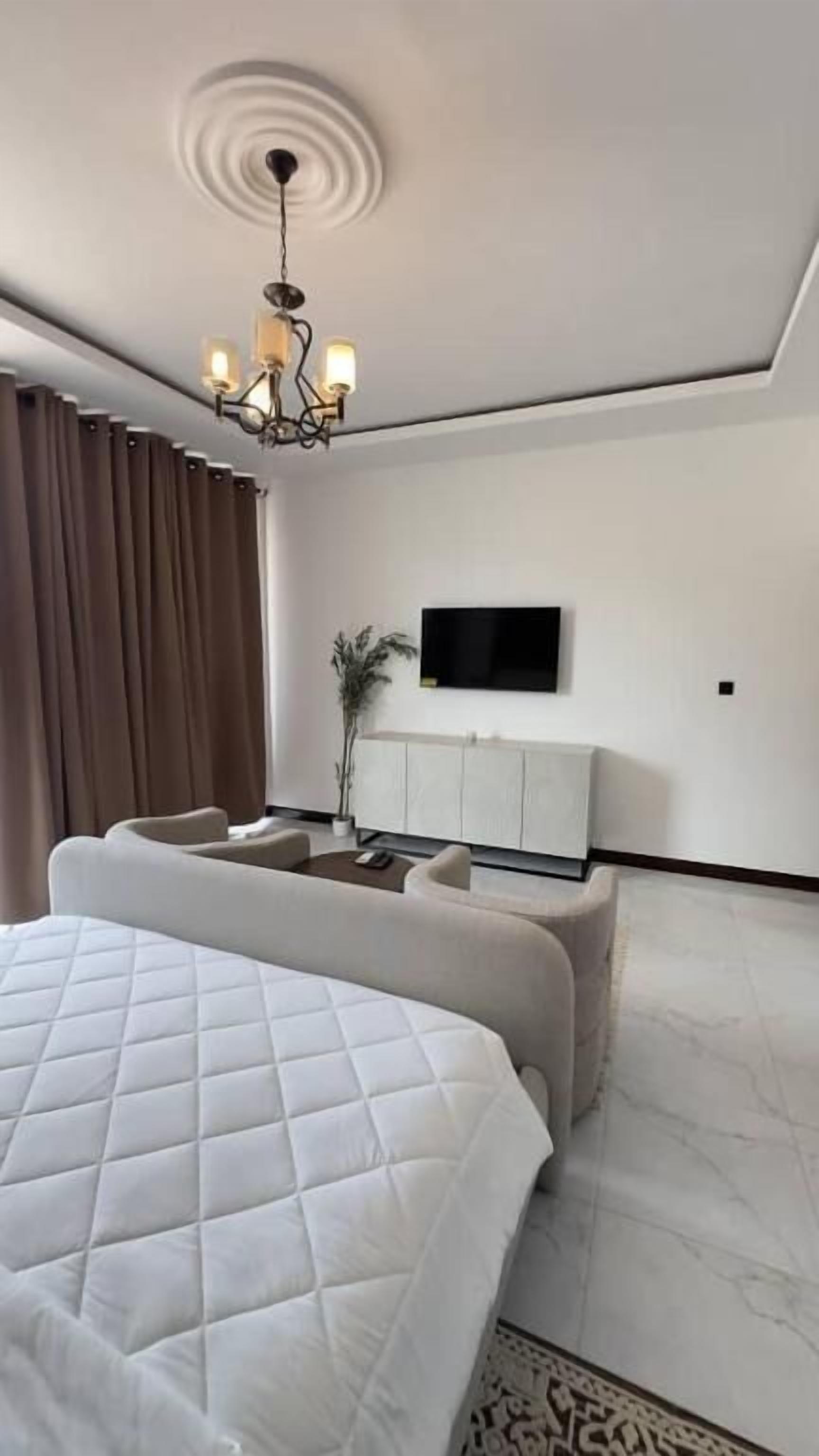 Executive Suite, Balcony