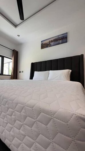 Habitació doble estàndard, balcó | Roba de llit d'alta qualitat i roba de llit 