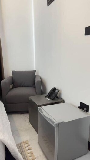 Standard Double Room, Balcony | Interior - Newport Hotel (Akosombo)