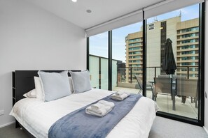 1 bedroom, desk, iron/ironing board, WiFi - Luxe 1+1 Apt | Huge Balcony+BBQ  | Adelaide CBD (Adelaide)