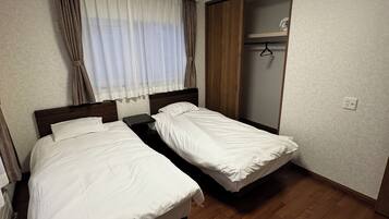 4 Schlafzimmer, Bügeleisen/Bügelbrett, WLAN, Bettwäsche