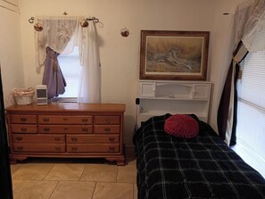 Bügeleisen/Bügelbrett, WLAN, Bettwäsche