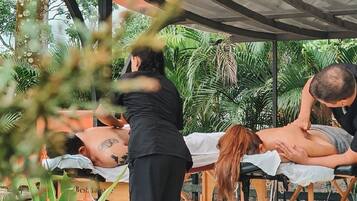 Suite Deluxe, balcón, vista al jardín | Spa