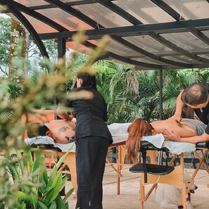 Suíte luxo, sacada, vista para o jardim | Spa