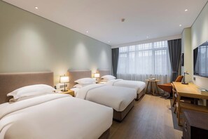 Superior Triple Room, City View | Premium bedding, individually decorated, individually furnished, desk - Pujin Hotel (Jiaxing)
