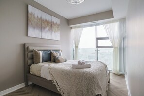 Iron/ironing board, WiFi, bed sheets, wheelchair access