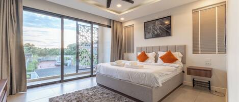 Een strijkplank/strijkijzer, wifi, beddengoed