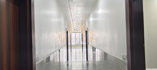 Cozy 1-bedroom hotel in tranquil Agra with AC comfort