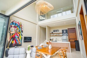 Interior - 2 bedroom villa with extra office space in quiet area - 40m from baked (Badung Regency)