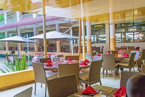 Restaurant - The Sportmans Arms Hotel (Nanyuki)