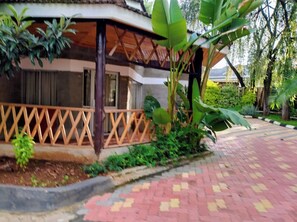 Exterior - The Sportmans Arms Hotel (Nanyuki)