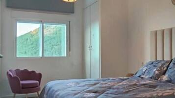 3 slaapkamers, een bureau, een strijkplank/strijkijzer, gratis wifi