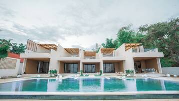 Kolam renang outdoor