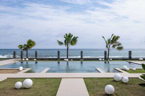 Exterior - Bohemian Beachfront Apartments (Kubutambahan)