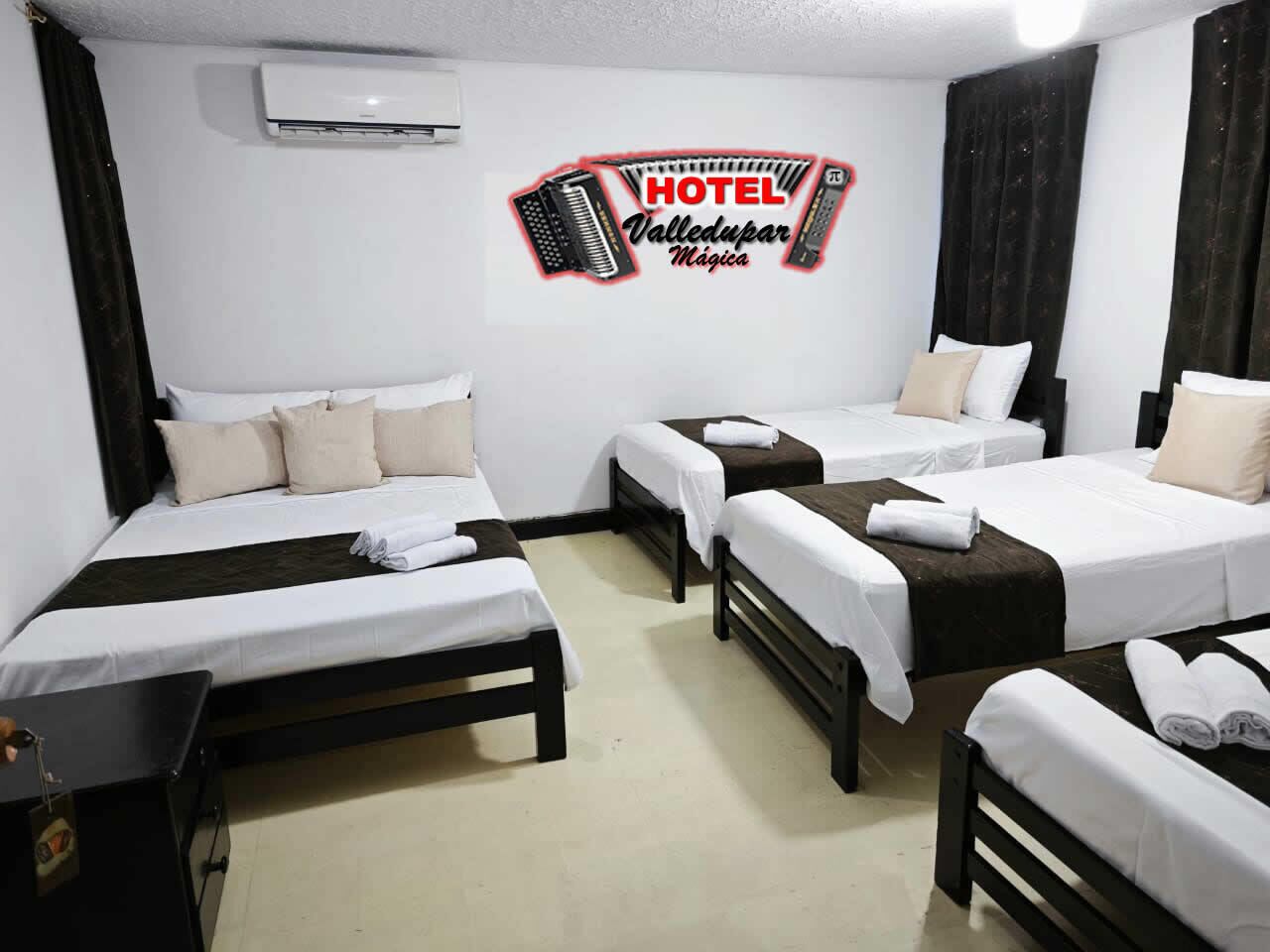 Espacio para trabajar con laptop y wifi gratis 