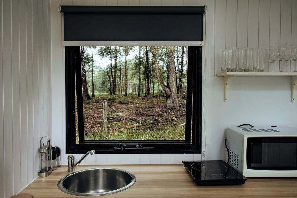 Refrigerador, microondas, placa de cocina, tetera/pava eléctrica