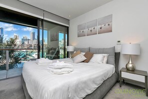2 bedrooms, iron/ironing board, free WiFi, bed sheets - Designer 2-Bed Waterfront Apartment Marina Views (Auckland)