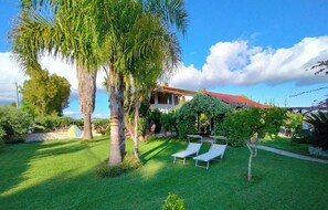 Property grounds - The lovers' house with Jacuzzi (Lazio)