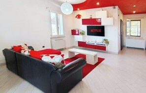 Interior - The lovers' house with Jacuzzi (Lazio)