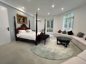 Elite Triple Room, Hill View | Premium bedding, down comforters, individually decorated - daiyungui (Huangshan)