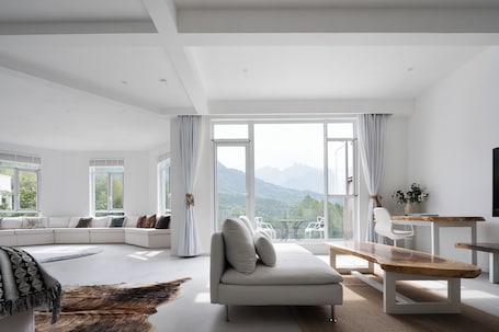 Elite Triple Room, Hill View | Premium bedding, down comforters, individually decorated