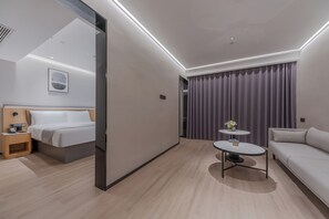 家庭房 | 書桌、手提電腦工作空間、遮光窗簾/窗簾、隔音