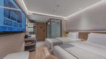 Superior Twin Room | Meja, ruang kerja komputer riba, langsir/tirai gelap terus, kalis bunyi