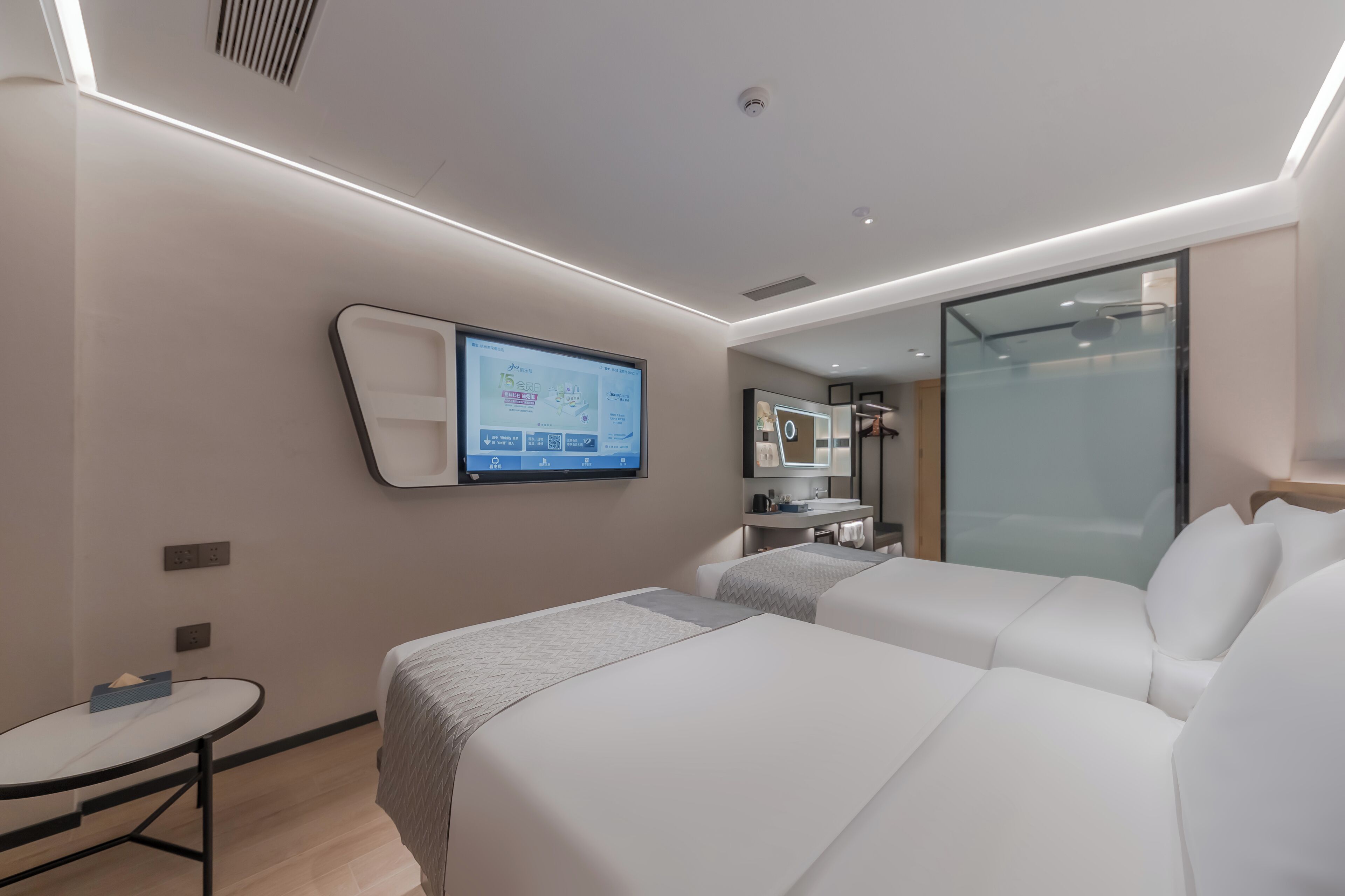 Kamar Double atau Twin Bisnis | Meja kerja, ruang kerja ramah laptop, dan tirai kedap cahaya