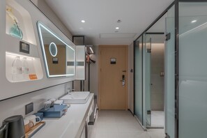 Exclusive Cabin | Bathroom - SKYBIRD Hotel (Hangzhou)