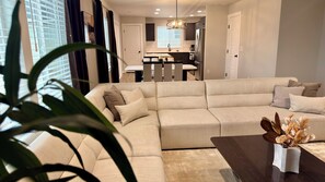 Living area - Stylish 4BR Retreat in Meridian (Meridian)