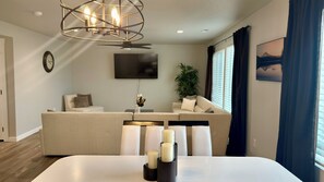 Living area - Stylish 4BR Retreat in Meridian (Meridian)