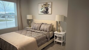 WiFi, bed sheets - Stylish 4BR Retreat in Meridian (Meridian)