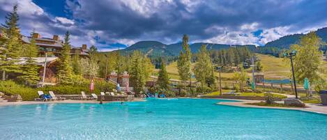 Piscine extérieure, piscine chauffée