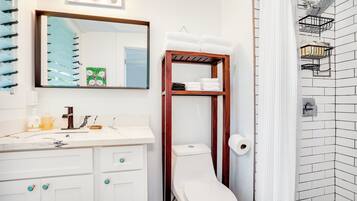 SĂšche-cheveux, serviettes fournies