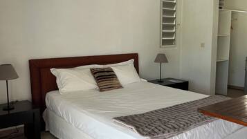 2 soverom, strykejern/-brett, wi-fi og sengetøy