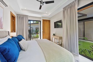 4 habitaciones, escritorio y tabla de planchar con plancha 