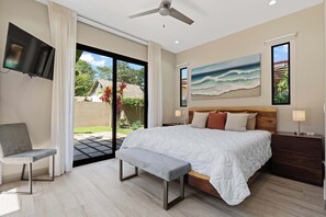 3 bedrooms, iron/ironing board, WiFi, bed sheets - Private Pool Villa with Concierge & Beach Access (Playa Potrero)