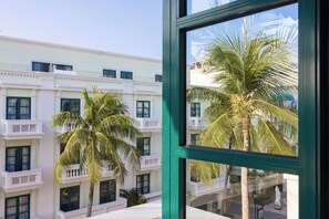 Premium bedding, down comforters, memory foam beds, desk - Herring Beach Hotel Phu Quoc (Duong To)