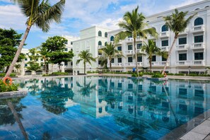 Outdoor pool - Herring Beach Hotel Phu Quoc (Duong To)