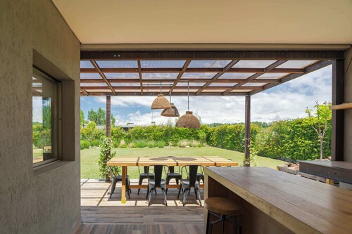 MOT + Wine Country - 3 Bd Villa in Tupungato