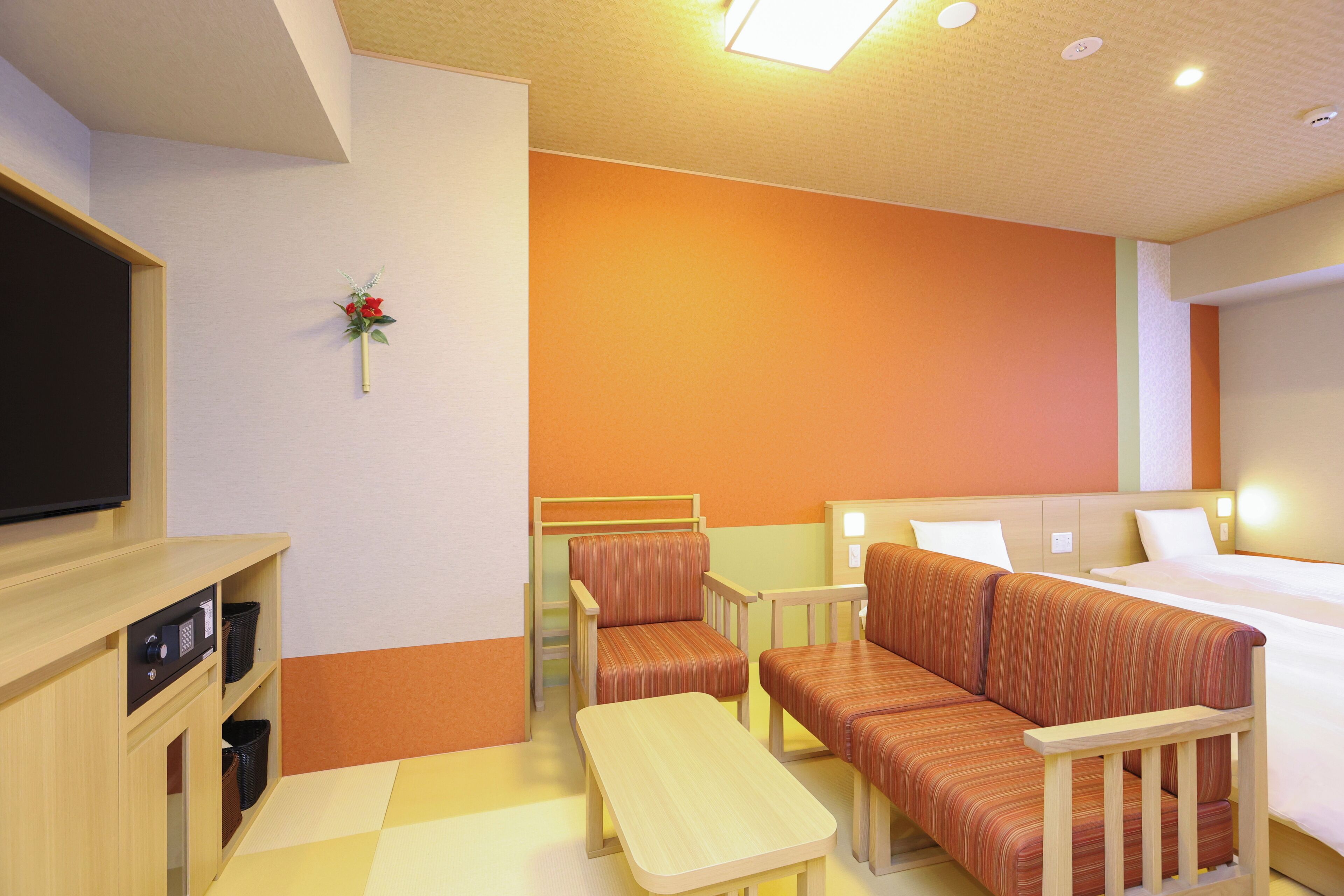 Coffres-forts dans les chambres, fer et planche à repasser