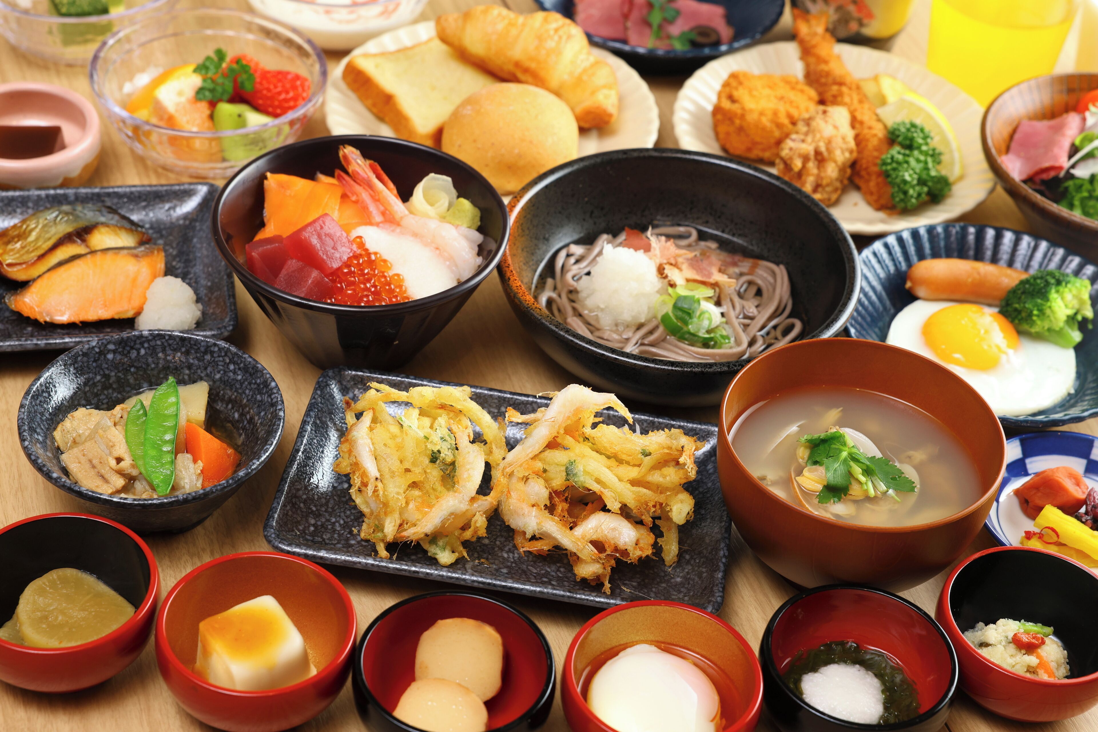 Daily buffet breakfast (JPY 3000 per person)