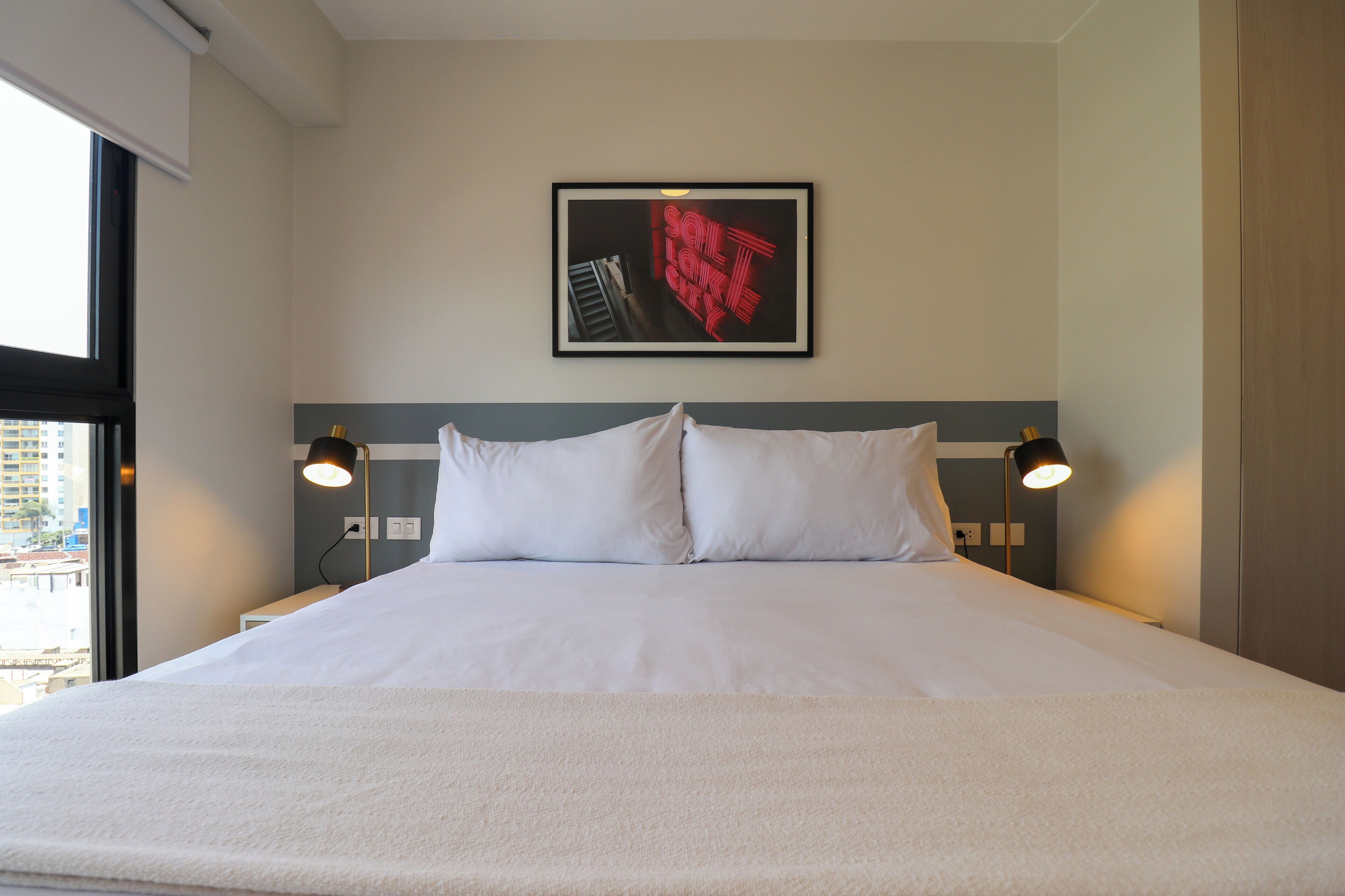 Schell 1003 | Ferros/tábuas de passar roupa, Wi-Fi de cortesia, roupa de cama