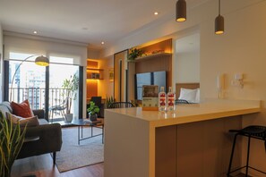 Apartment (1107) | Living area | 43-inch Smart TV with digital channels, heated floors - Schell by Wynwood House (Lima)