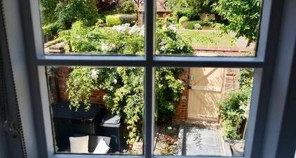 Luxury Rock & Roll Suite in Manor House